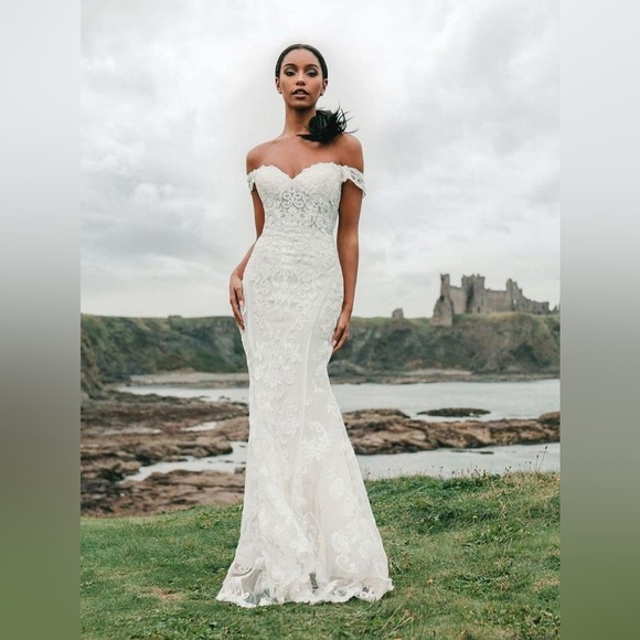 wedding dress (size 2) - Picture 1 of 2